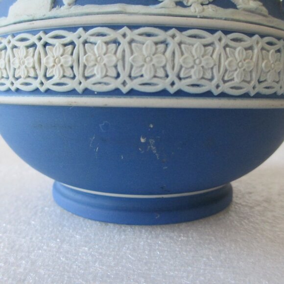 ANTIQUE WEDGWOOD "ETRUSCAN" PITCHER - Picture 15 of 16